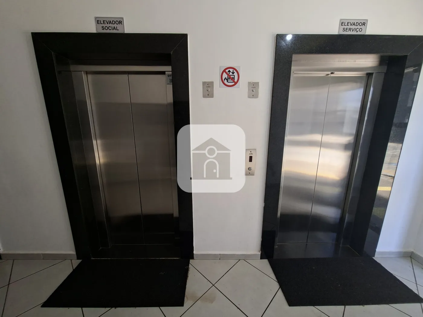 Alugar Apartamento / Padrão em Uberlândia R$ 1.200,00 - Foto 2