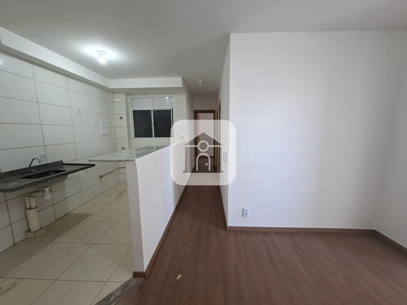 Alugar Apartamento / Padrão em Uberlândia R$ 1.200,00 - Foto 4