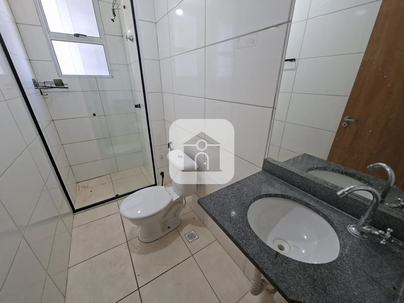 Alugar Apartamento / Padrão em Uberlândia R$ 1.200,00 - Foto 15