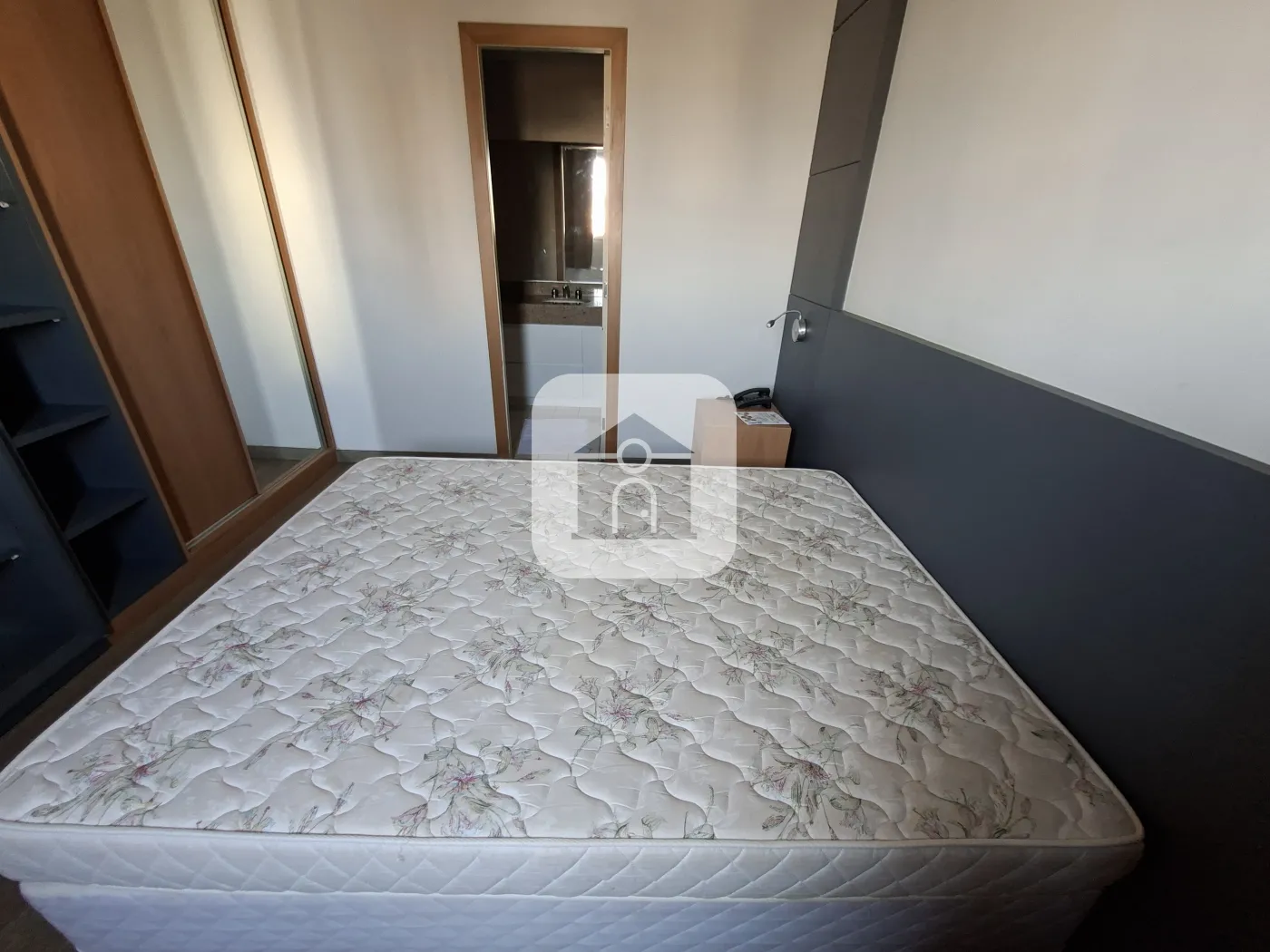 Comprar Apartamento / Padrão em Uberlândia - Foto 6