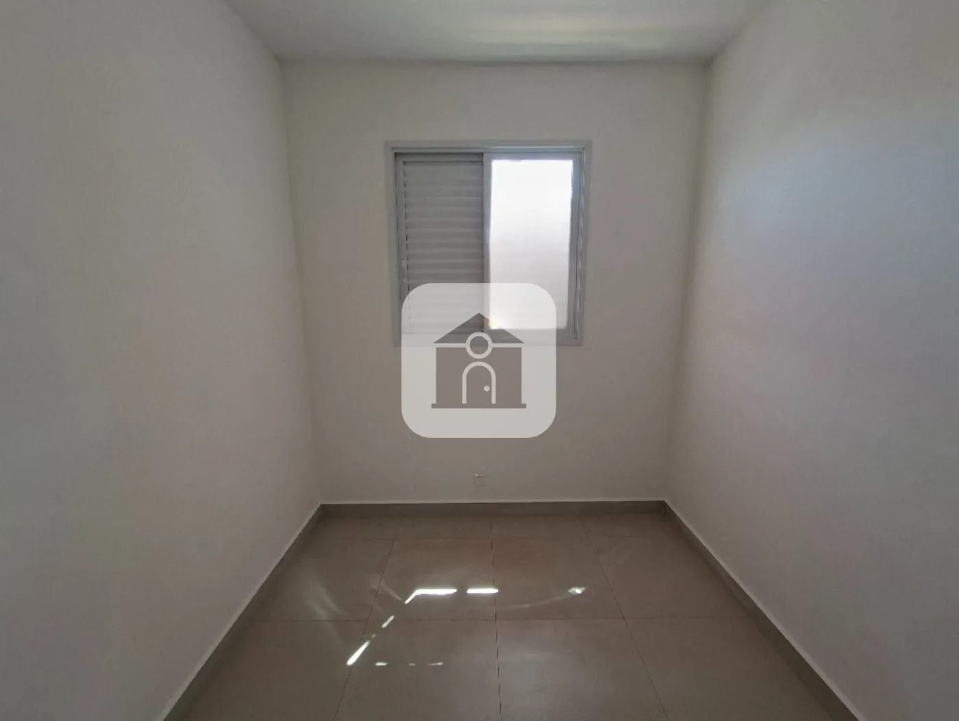 Alugar Apartamento / Padrão em Uberlândia R$ 2.500,00 - Foto 5