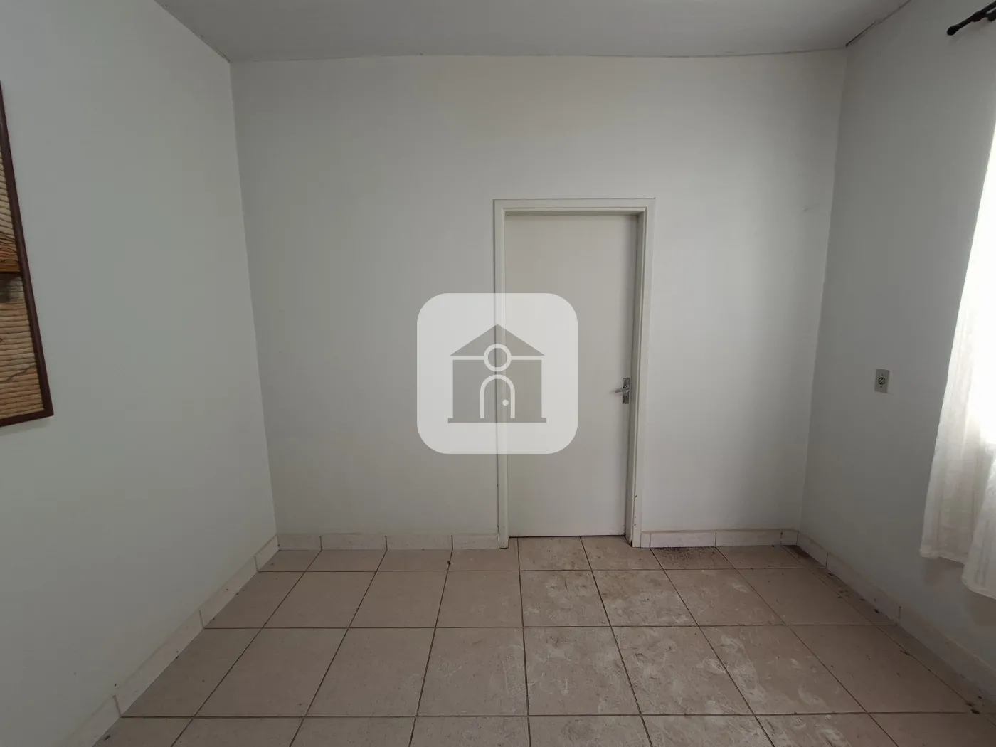 Alugar Casa / Padrão em Uberlândia R$ 2.000,00 - Foto 2