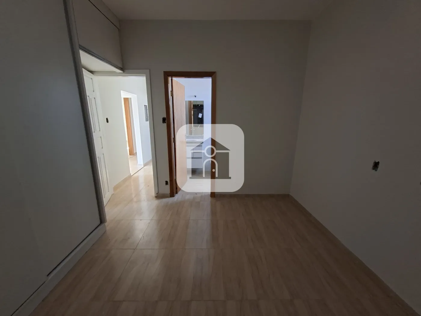 Alugar Casa / Padrão em Uberlândia R$ 4.200,00 - Foto 5