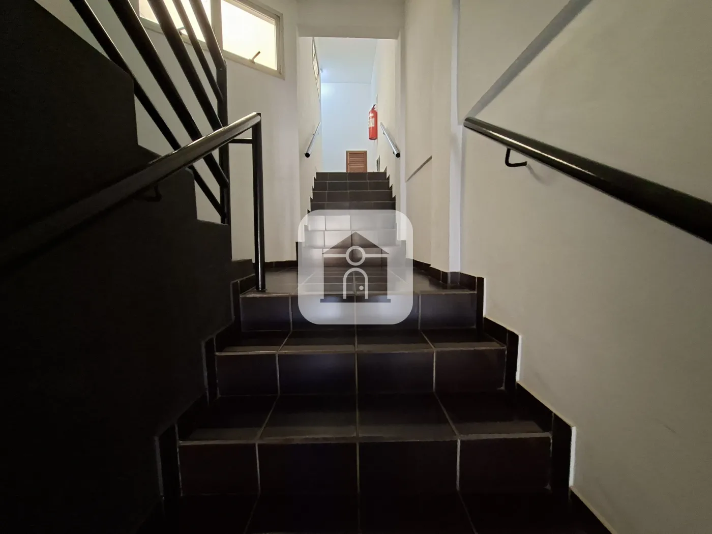 Alugar Apartamento / Padrão em Uberlândia R$ 1.600,00 - Foto 4