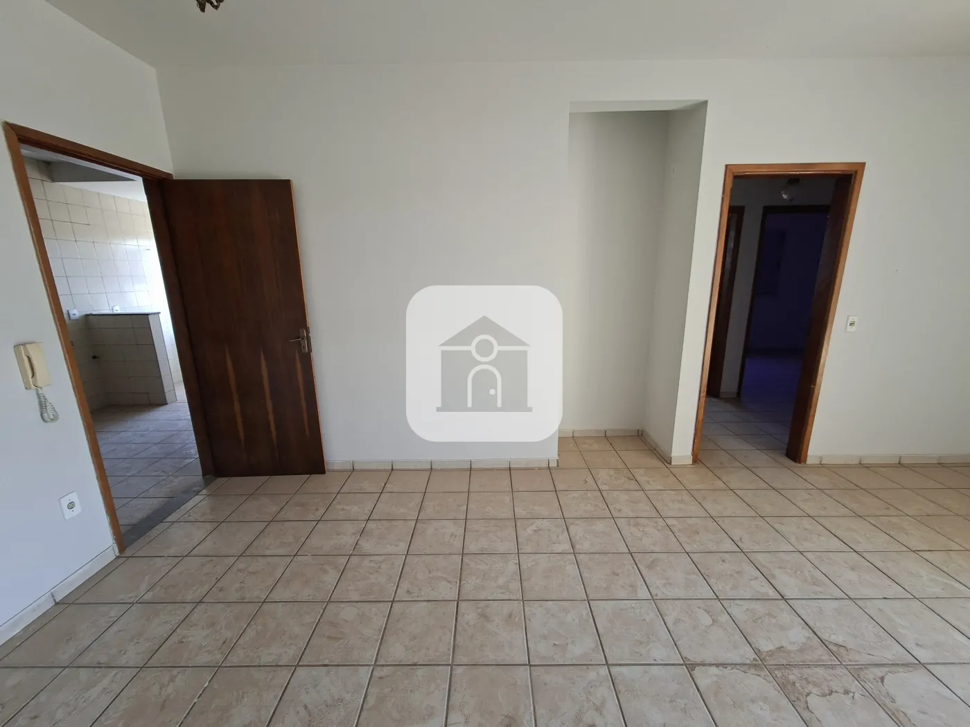 Alugar Apartamento / Padrão em Uberlândia R$ 1.600,00 - Foto 7