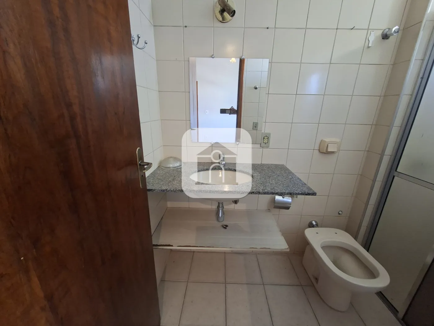 Alugar Apartamento / Padrão em Uberlândia R$ 1.600,00 - Foto 23