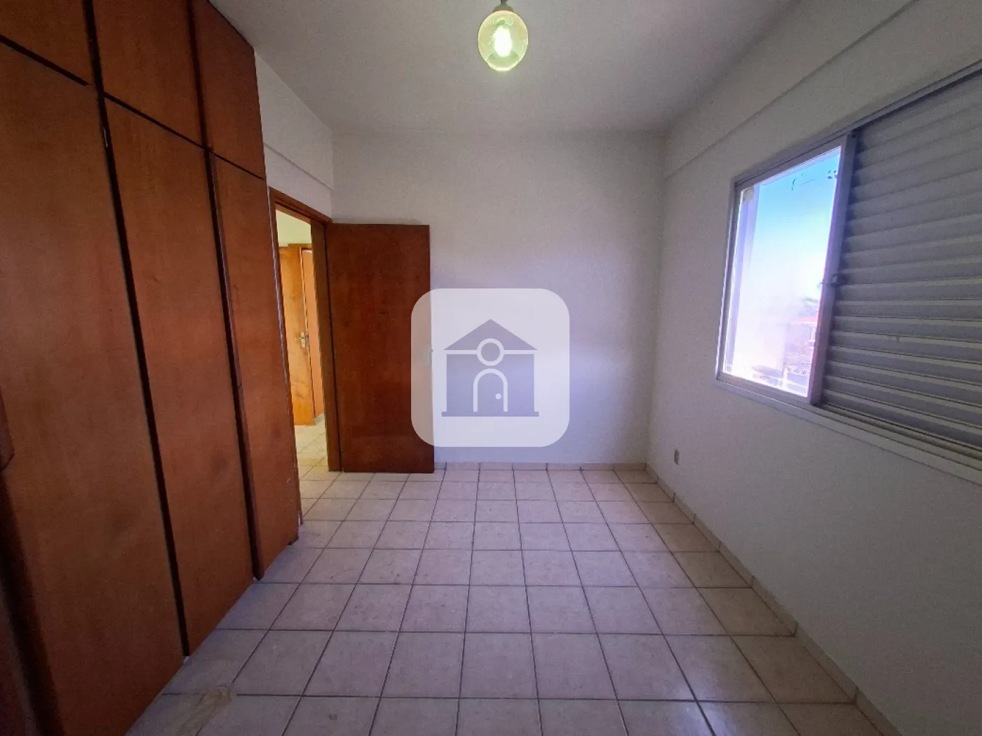 Alugar Apartamento / Padrão em Uberlândia R$ 1.600,00 - Foto 16