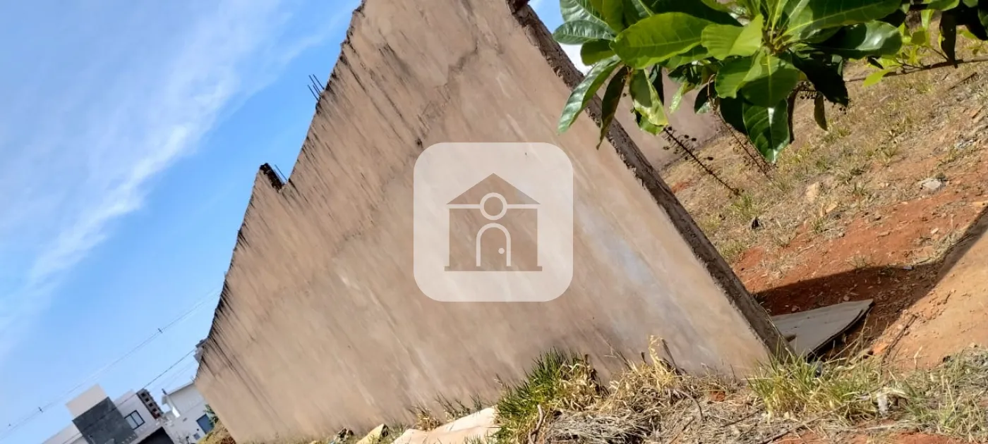 Comprar Terreno / Padrão em Uberlândia R$ 315.000,00 - Foto 3