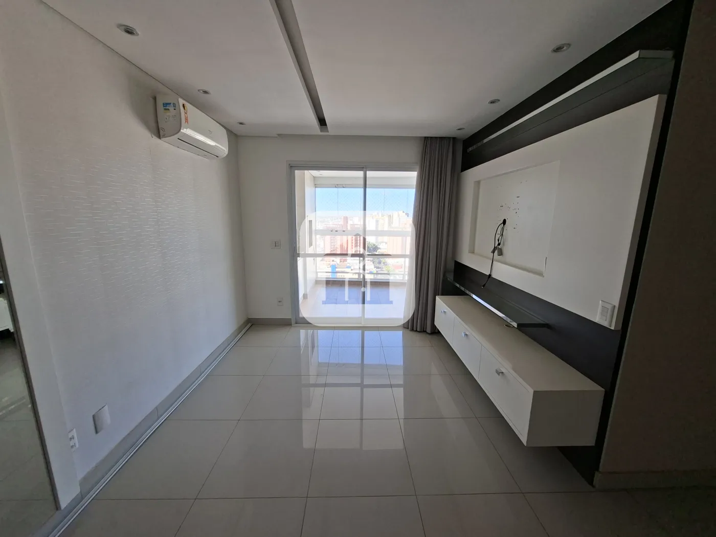 Alugar Apartamento / Padrão em Uberlândia R$ 6.000,00 - Foto 2