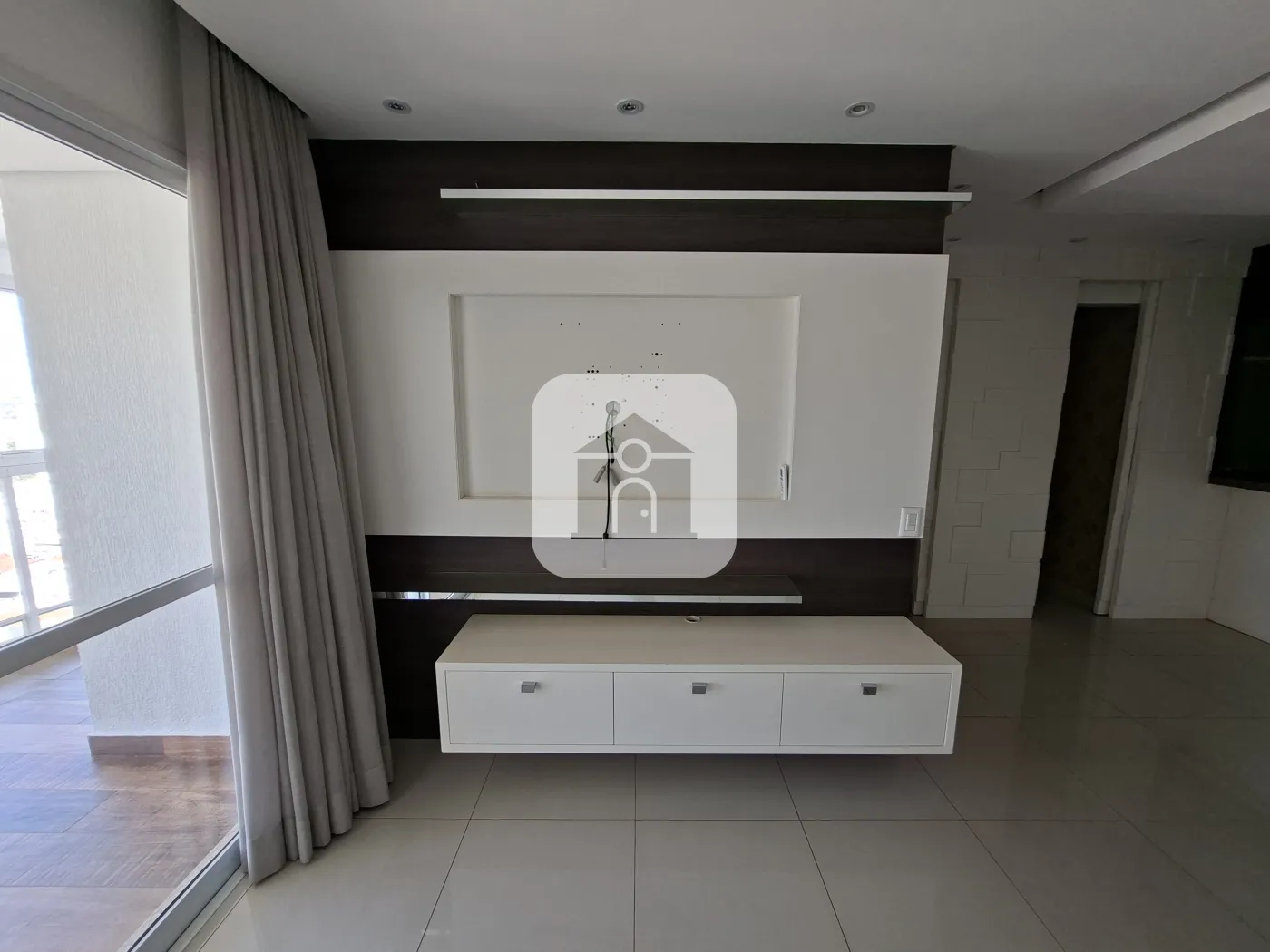 Alugar Apartamento / Padrão em Uberlândia R$ 6.000,00 - Foto 3