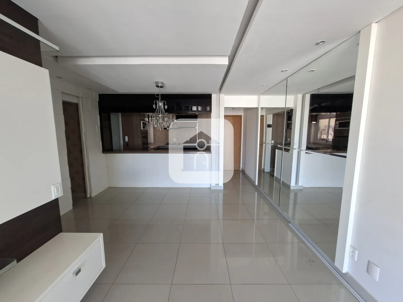 Alugar Apartamento / Padrão em Uberlândia R$ 6.000,00 - Foto 4