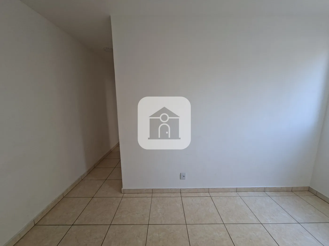 Alugar Apartamento / Padrão em Uberlândia R$ 1.350,00 - Foto 4