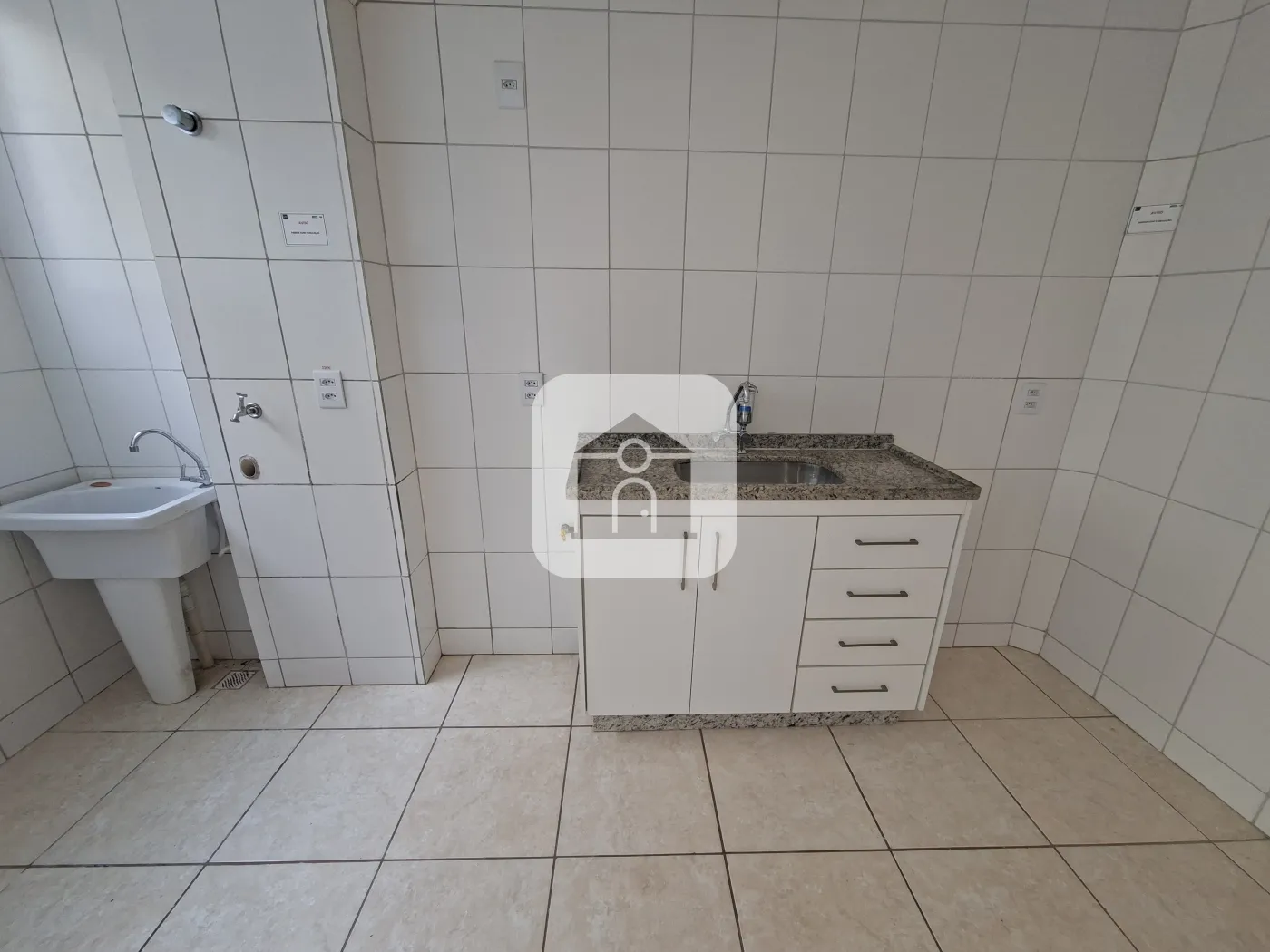 Alugar Apartamento / Padrão em Uberlândia R$ 1.350,00 - Foto 5