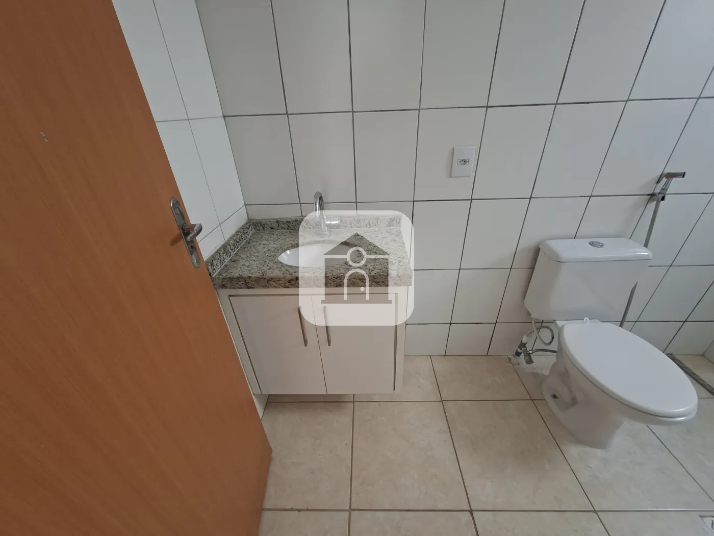 Alugar Apartamento / Padrão em Uberlândia R$ 1.350,00 - Foto 9