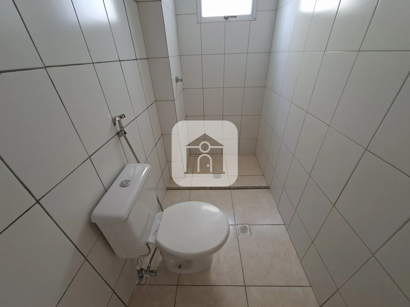 Alugar Apartamento / Padrão em Uberlândia R$ 1.350,00 - Foto 10