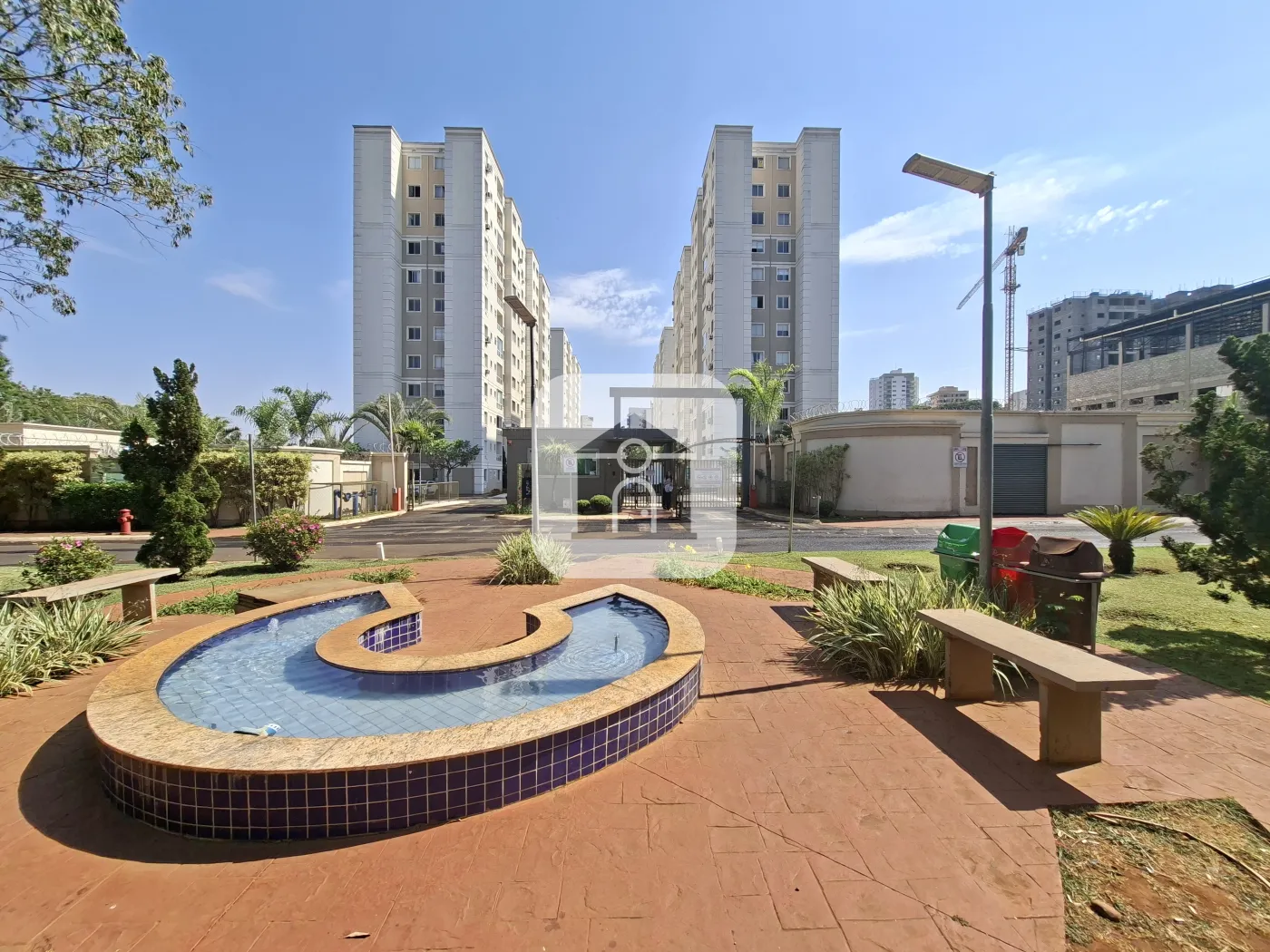 Alugar Apartamento / Padrão em Uberlândia R$ 1.350,00 - Foto 1