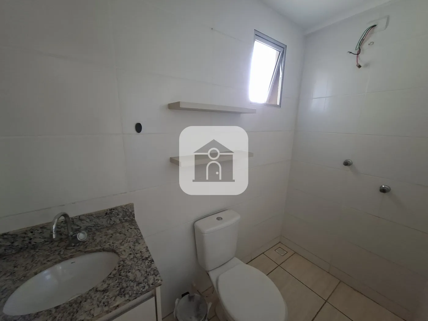 Alugar Apartamento / Padrão em Uberlândia R$ 2.000,00 - Foto 7
