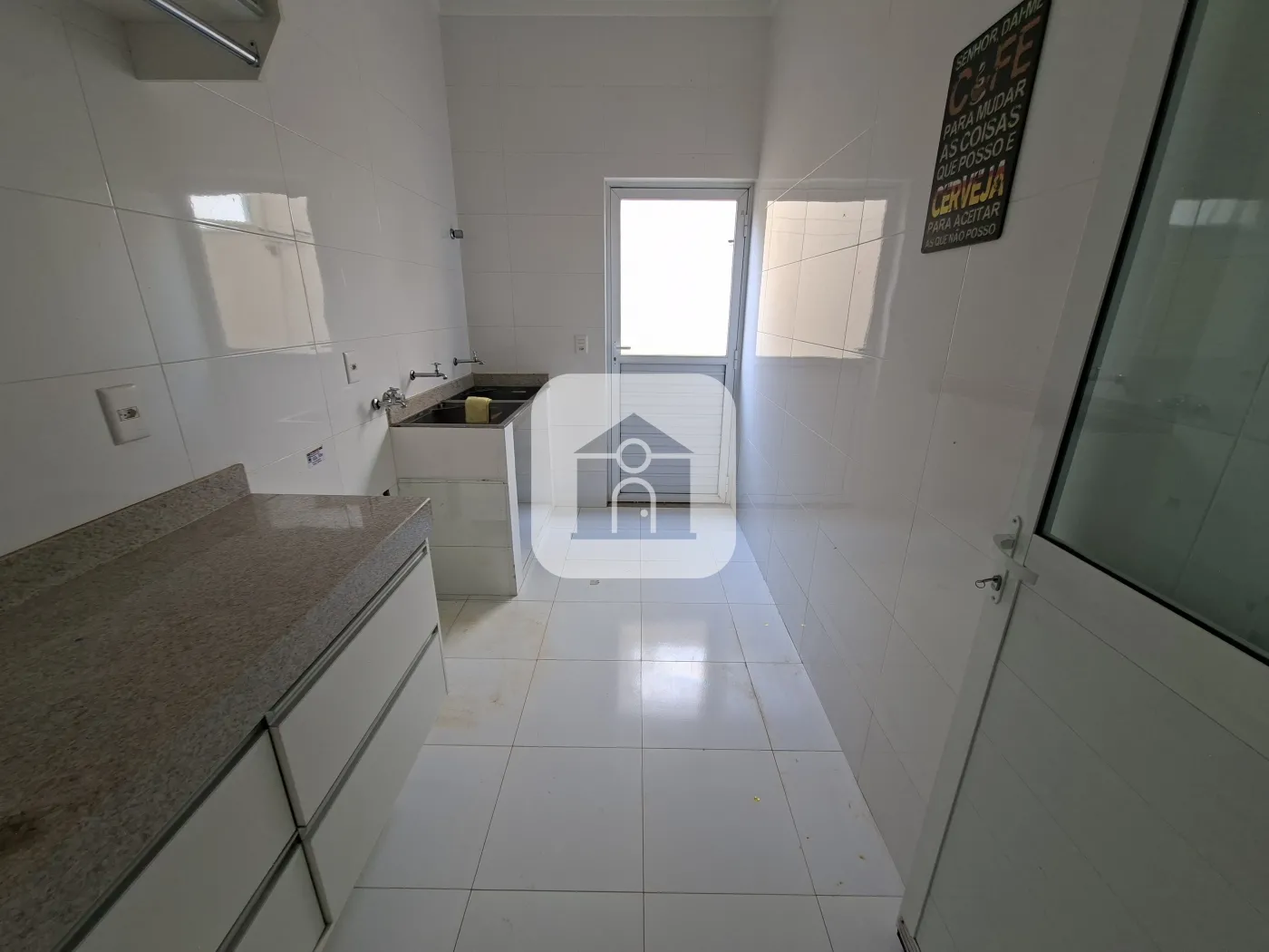 Alugar Casa / Padrão em Uberlândia R$ 12.500,00 - Foto 4