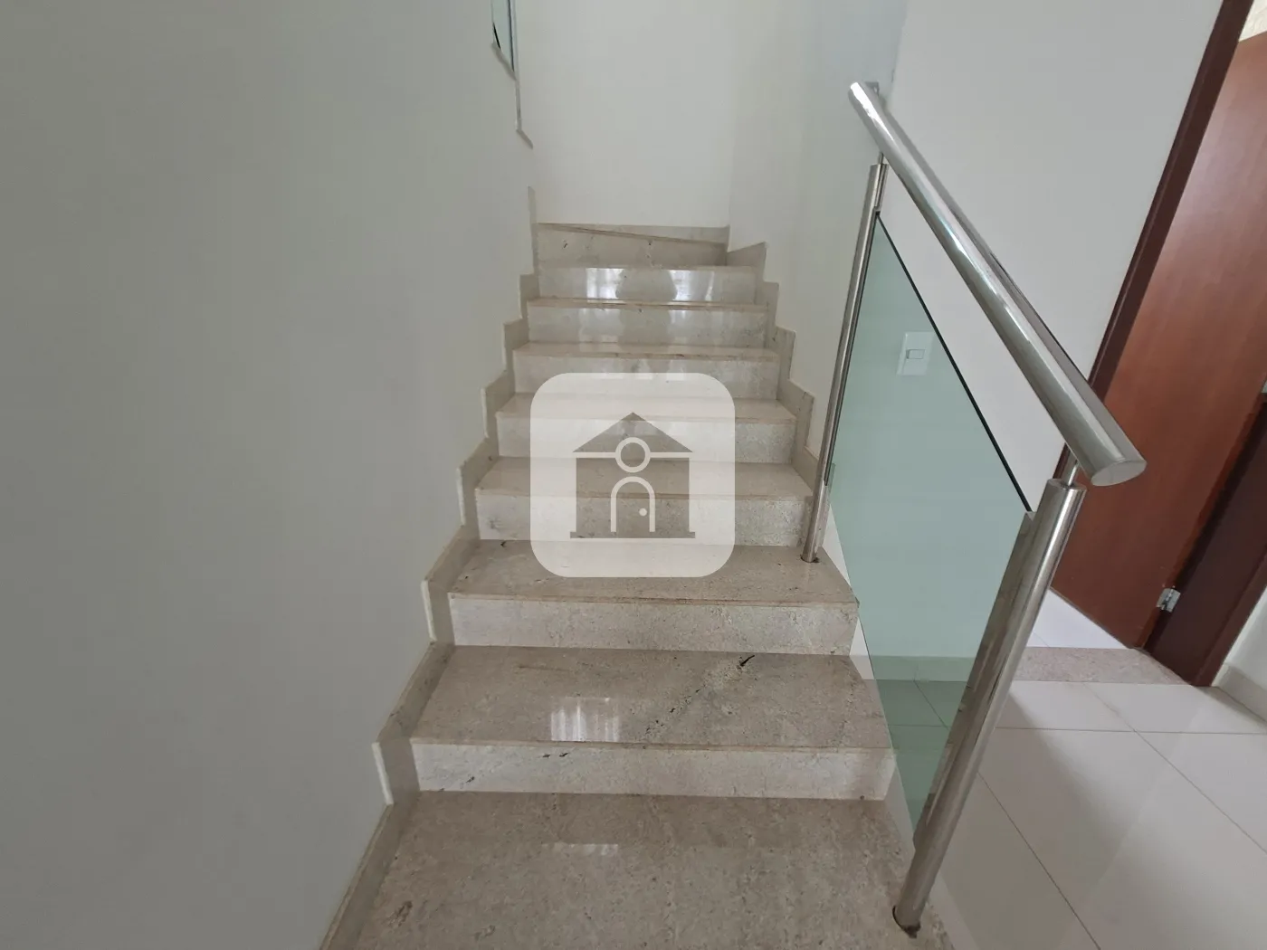 Alugar Casa / Padrão em Uberlândia R$ 12.500,00 - Foto 9