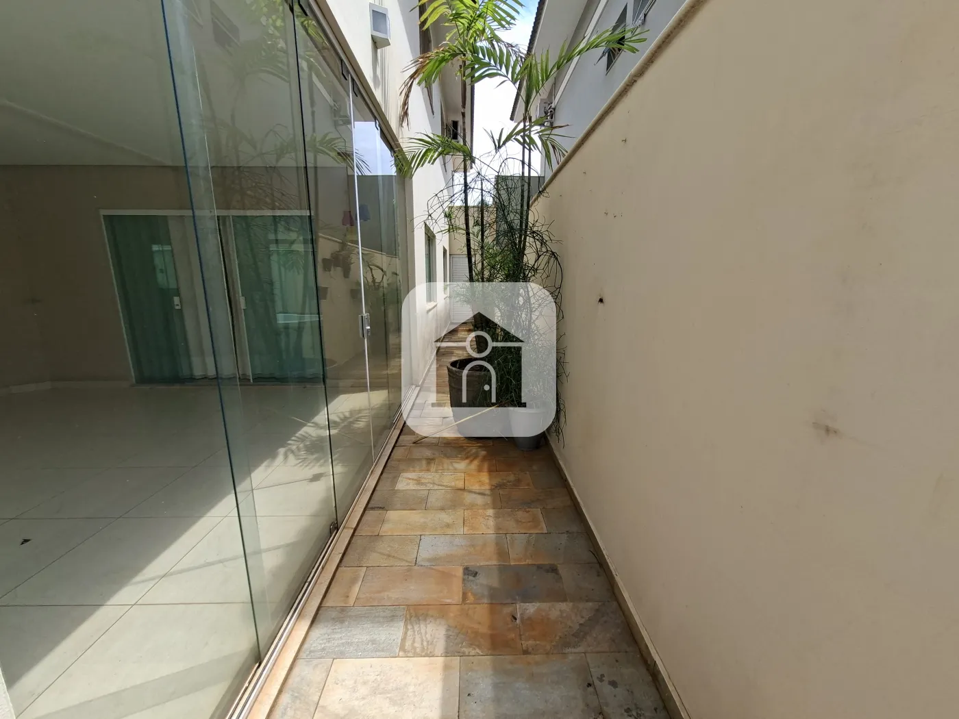 Alugar Casa / Padrão em Uberlândia R$ 12.500,00 - Foto 33