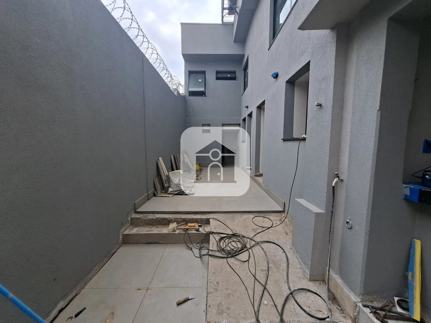 Alugar Comercial / Sala Comercial em Uberlândia R$ 4.000,00 - Foto 1