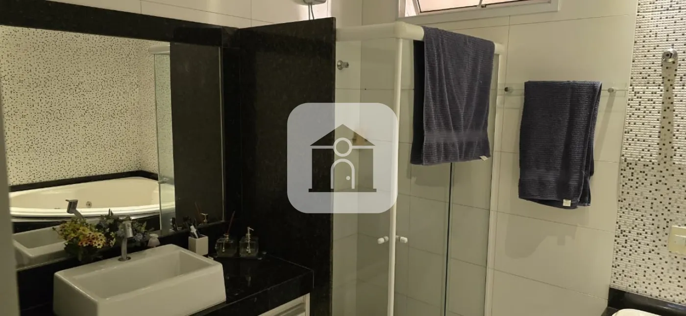 Comprar Casa / Condomínio ou Loteamento Fechado em Uberlândia R$ 890.000,00 - Foto 9