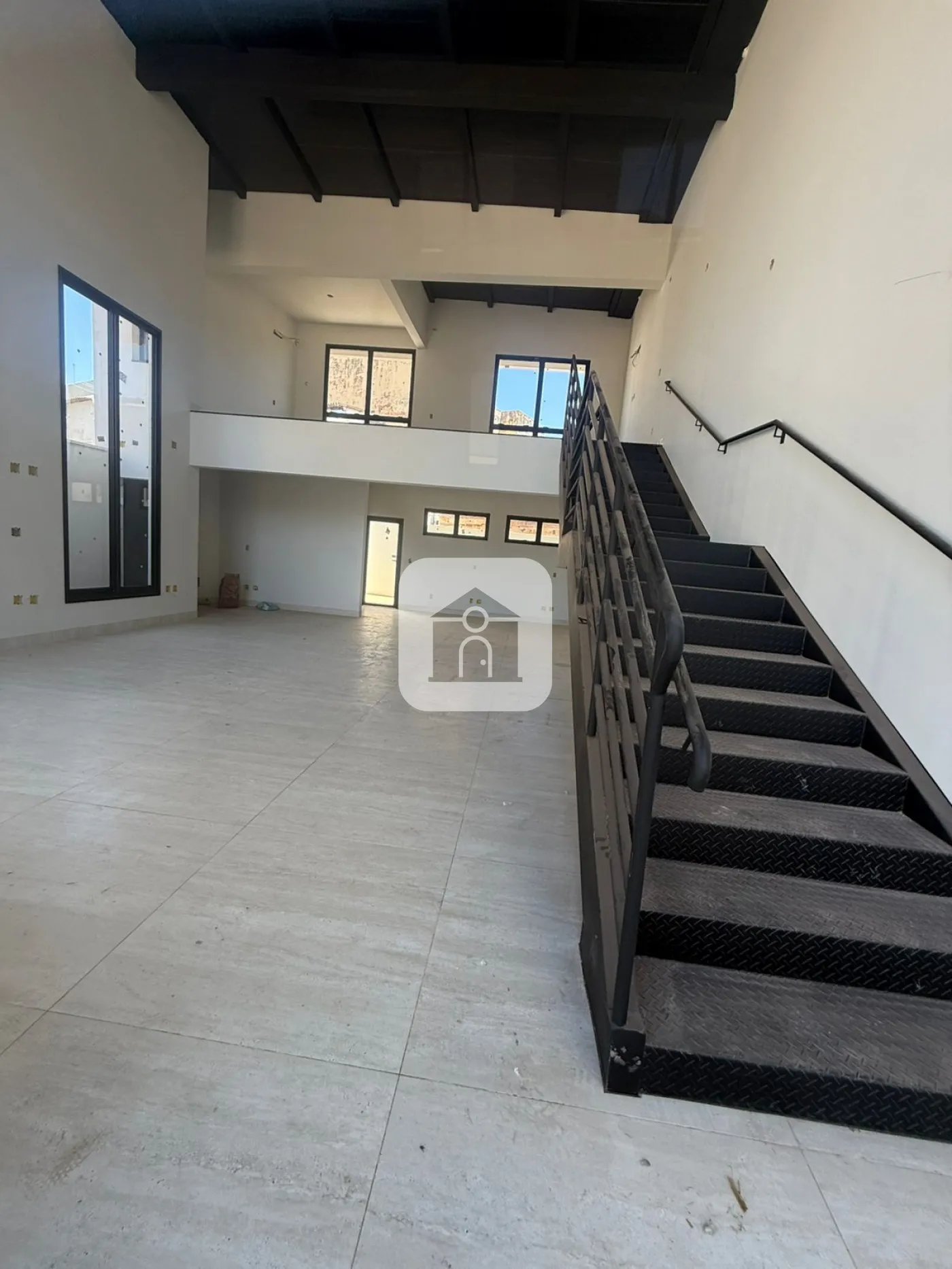 Alugar Comercial / Loja em Araguari R$ 9.400,00 - Foto 3