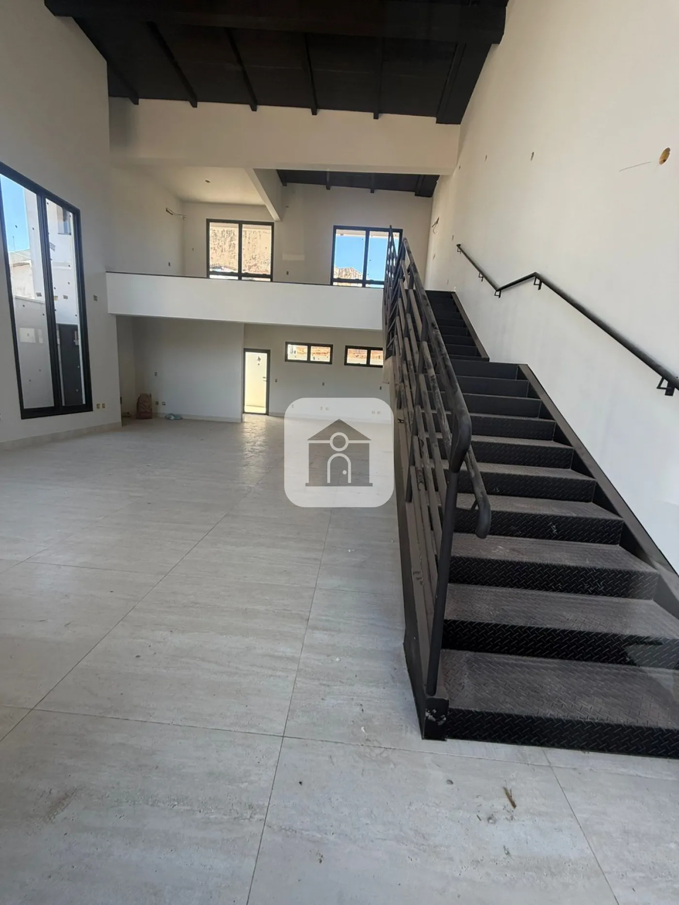 Alugar Comercial / Loja em Araguari R$ 9.400,00 - Foto 4