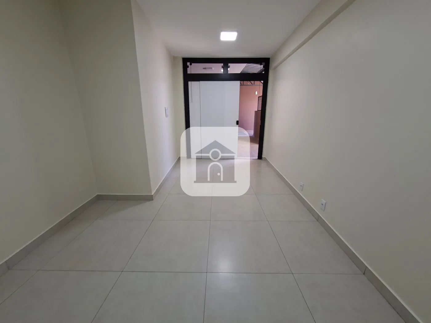 Alugar Comercial / Casa Comercial em Uberlândia R$ 15.000,00 - Foto 20