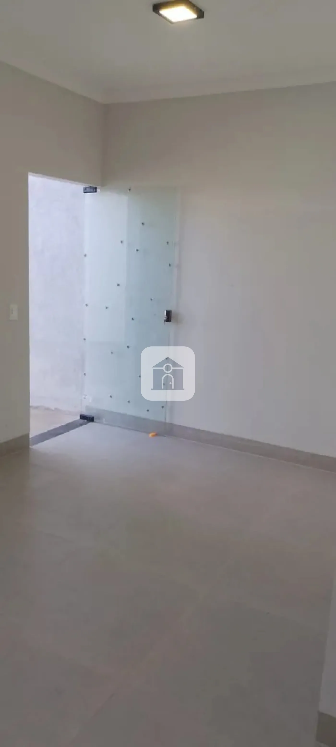 Comprar Casa / Padrão em Uberlândia R$ 320.000,00 - Foto 2