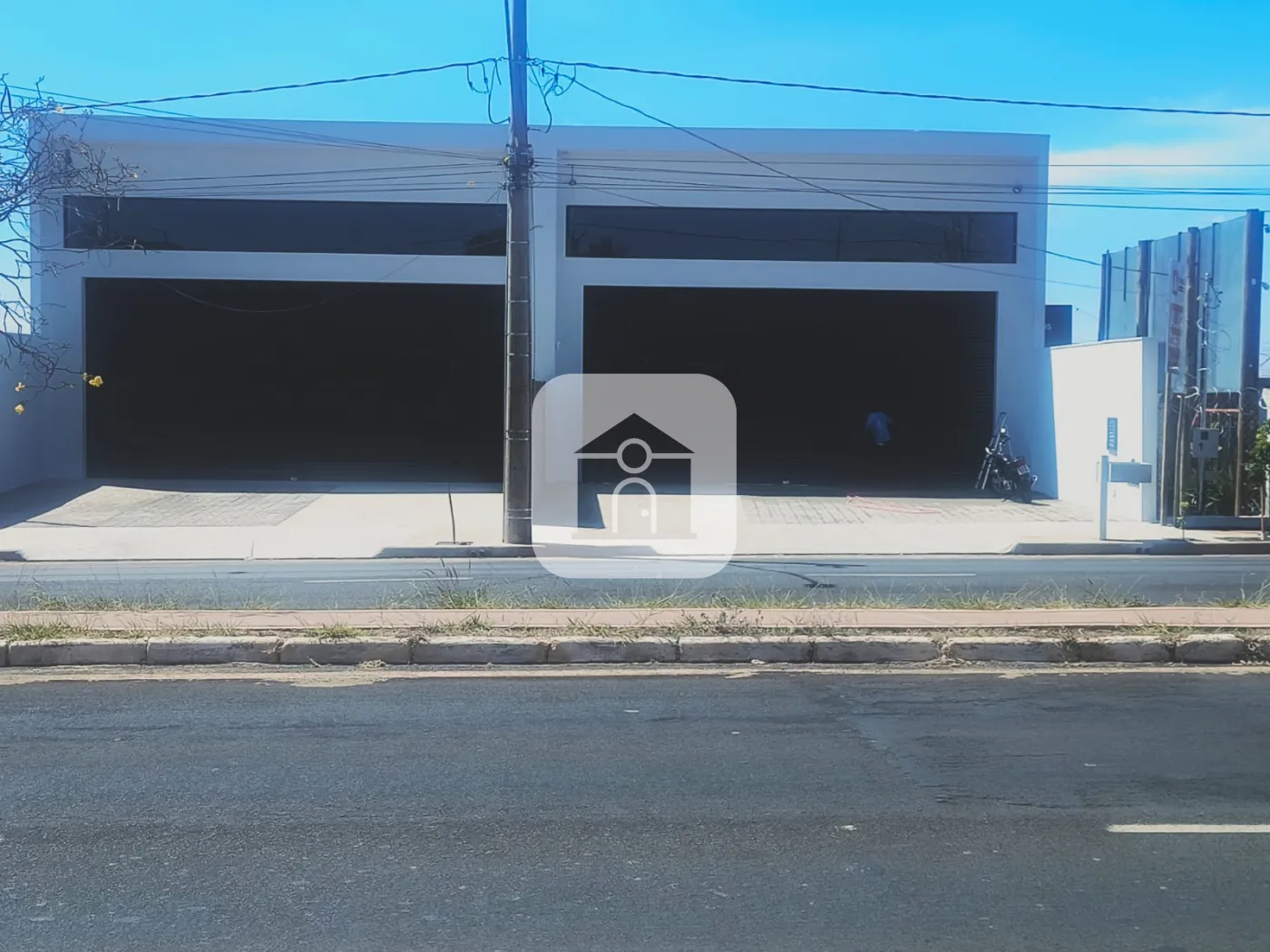 Alugar Comercial / Galpão em Uberlândia R$ 9.000,00 - Foto 1
