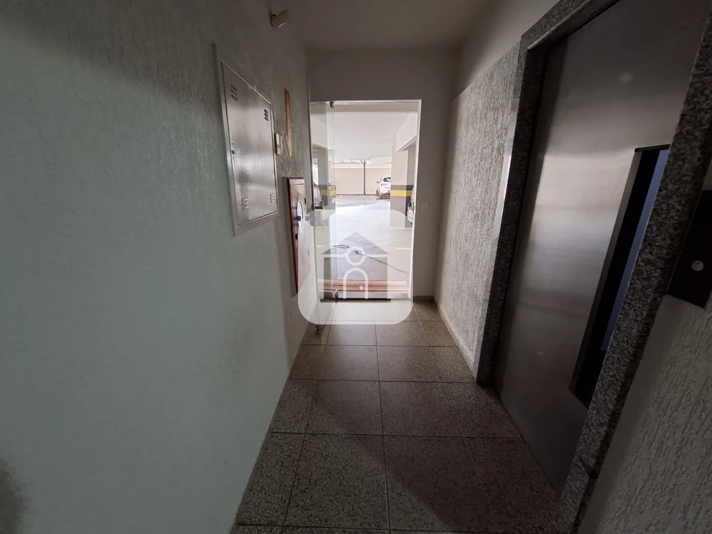 Alugar Apartamento / Padrão em Uberlândia R$ 2.500,00 - Foto 3