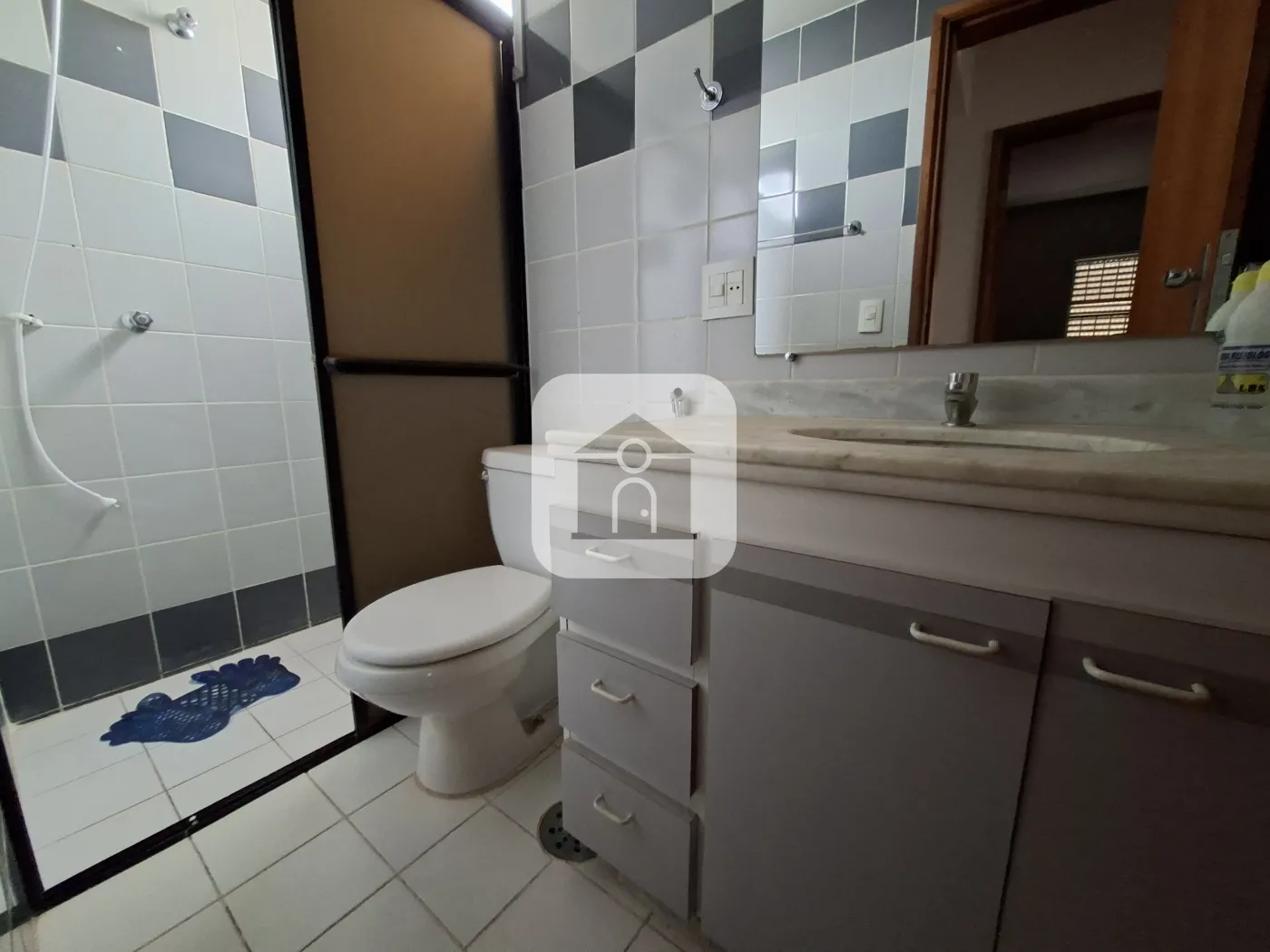 Alugar Apartamento / Padrão em Uberlândia R$ 2.500,00 - Foto 9