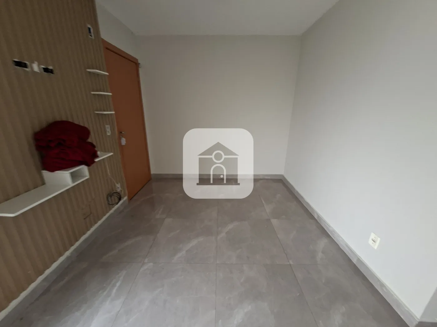 Alugar Apartamento / Padrão em Uberlândia R$ 1.100,00 - Foto 4