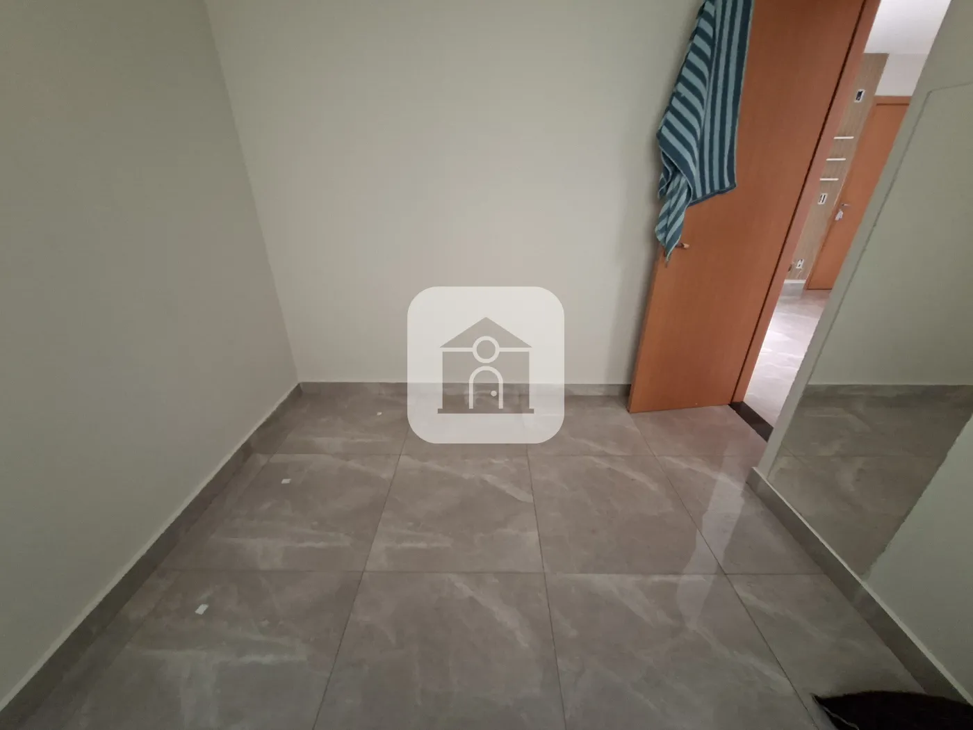 Alugar Apartamento / Padrão em Uberlândia R$ 1.100,00 - Foto 8