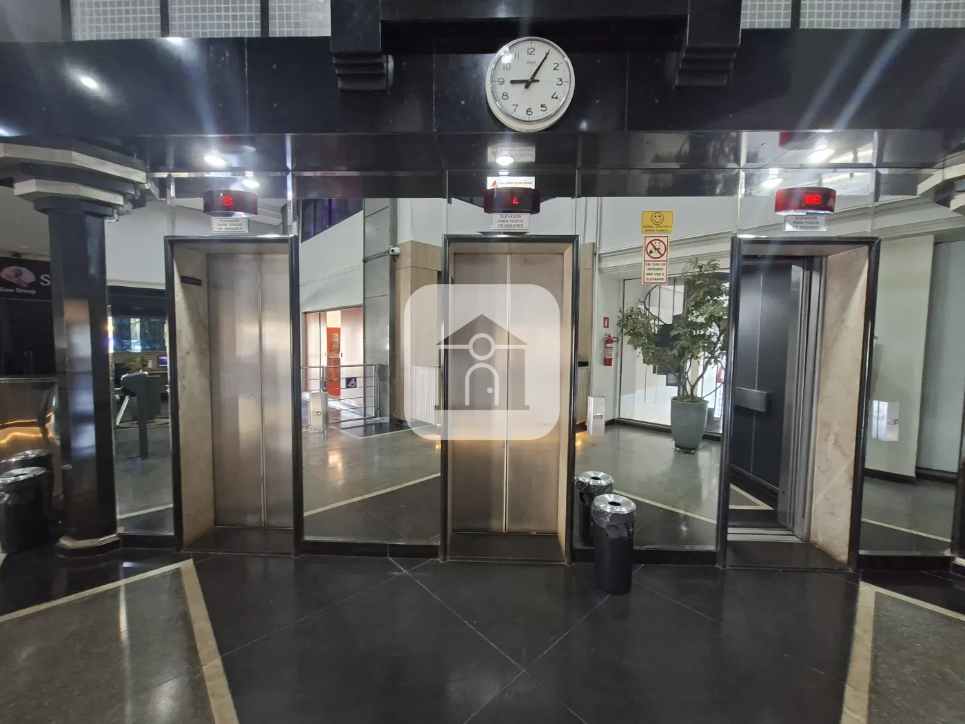 Alugar Comercial / Loja em Uberlândia R$ 4.000,00 - Foto 2