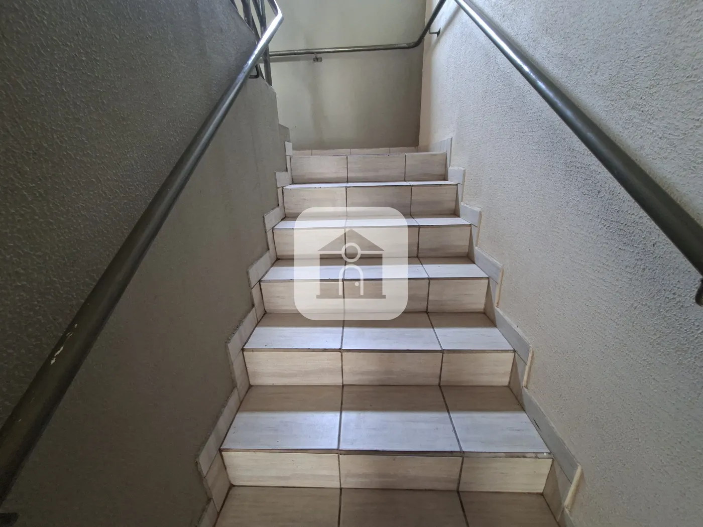 Alugar Apartamento / Padrão em Uberlândia R$ 1.000,00 - Foto 3