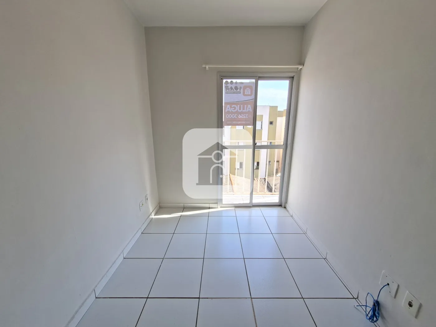 Alugar Apartamento / Padrão em Uberlândia R$ 1.000,00 - Foto 4