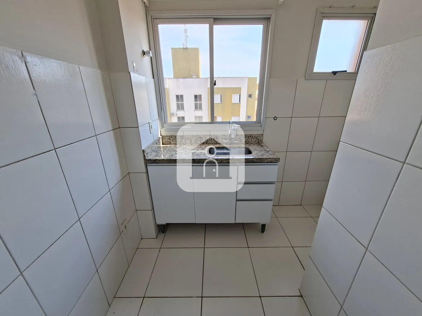 Alugar Apartamento / Padrão em Uberlândia R$ 1.000,00 - Foto 8