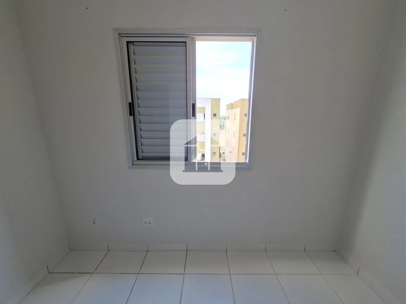 Alugar Apartamento / Padrão em Uberlândia R$ 1.000,00 - Foto 10
