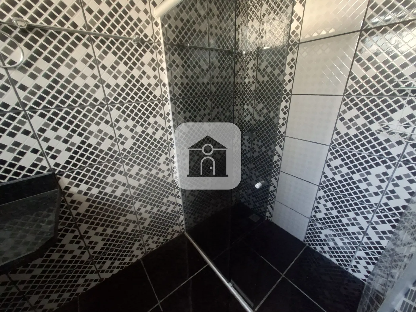 Alugar Casa / Padrão em Uberlândia R$ 2.000,00 - Foto 14