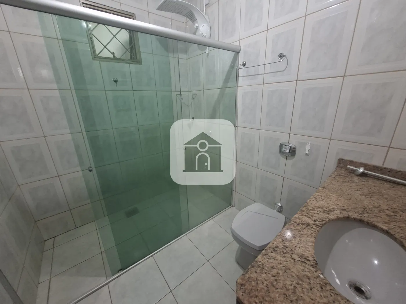 Alugar Casa / Padrão em Uberlândia R$ 2.000,00 - Foto 15