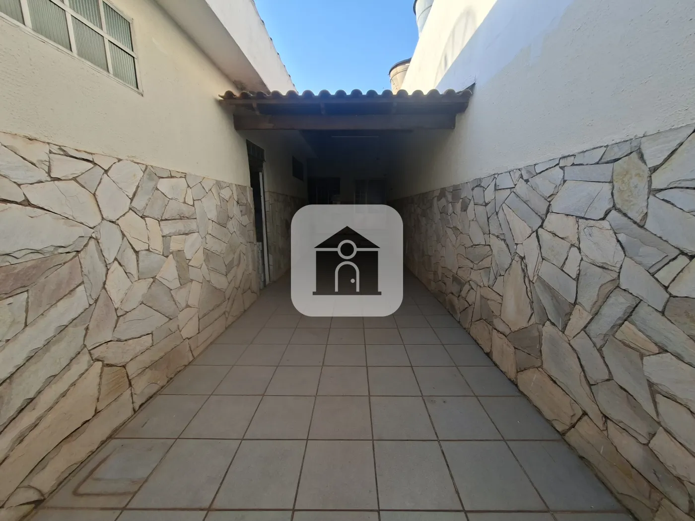 Alugar Casa / Padrão em Uberlândia R$ 2.000,00 - Foto 18