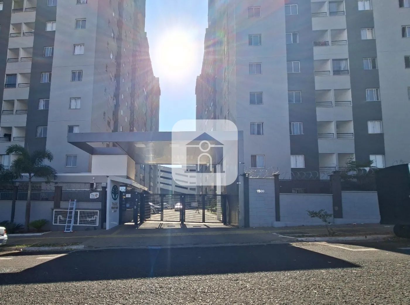 Alugar Apartamento / Padrão em Uberlândia R$ 1.650,00 - Foto 1
