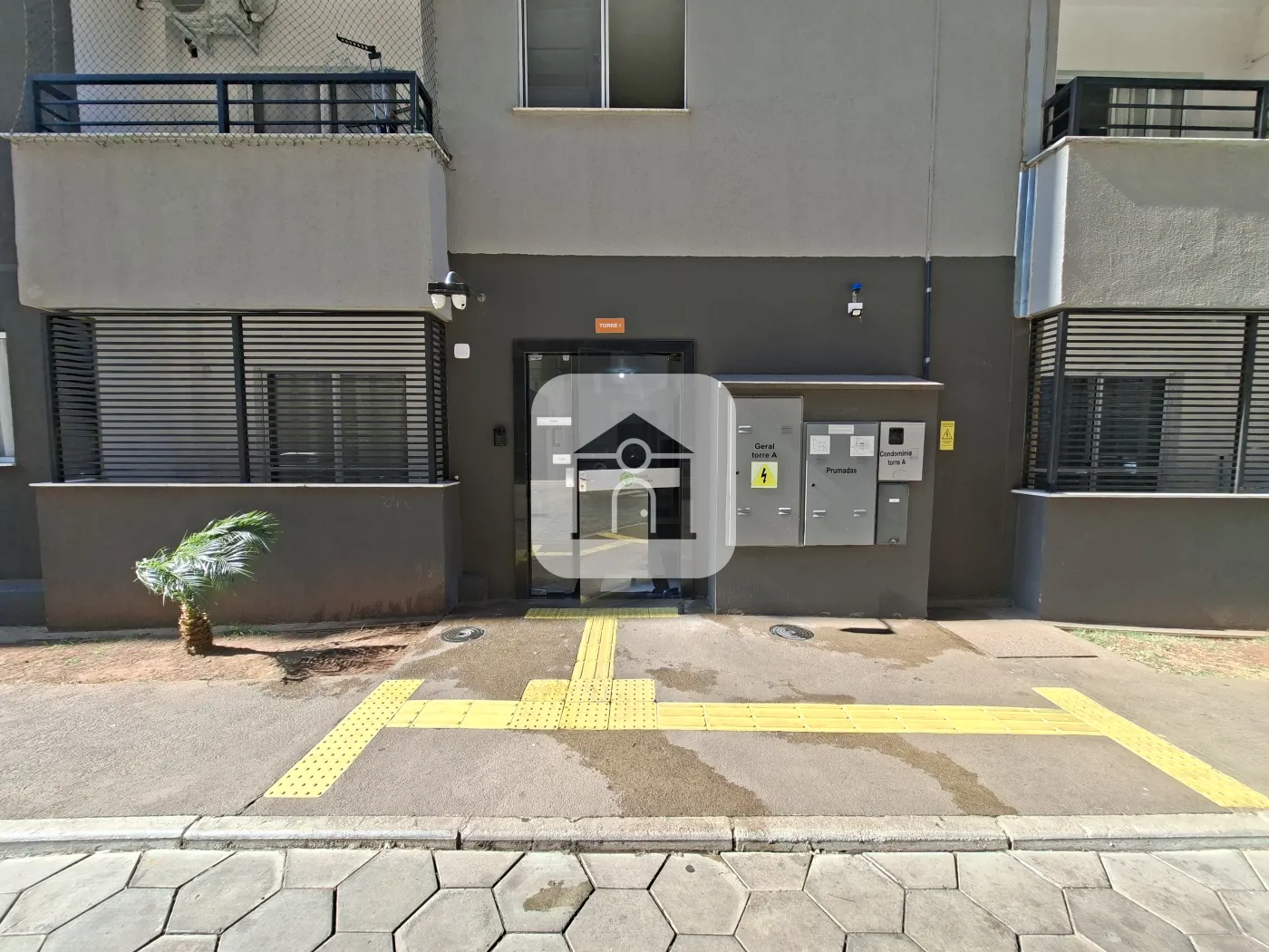 Alugar Apartamento / Padrão em Uberlândia R$ 1.650,00 - Foto 2