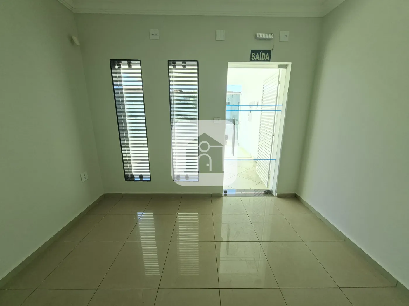 Alugar Casa / Sobrado em Uberlândia R$ 3.300,00 - Foto 2