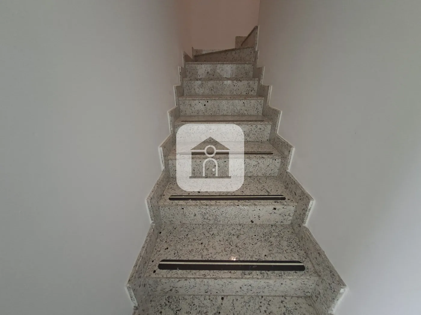 Alugar Casa / Sobrado em Uberlândia R$ 3.300,00 - Foto 13