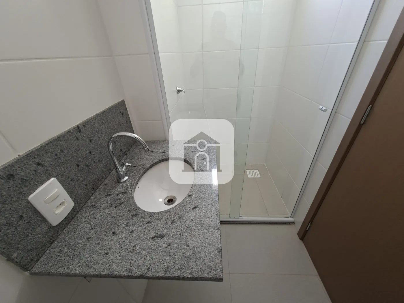 Alugar Apartamento / Padrão em Uberlândia R$ 1.700,00 - Foto 17