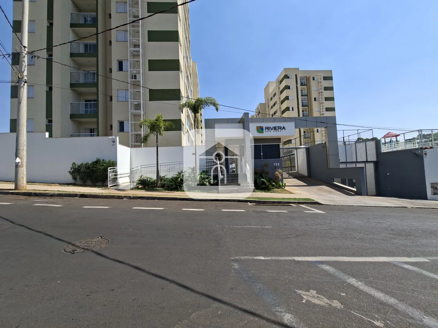 Alugar Apartamento / Padrão em Uberlândia R$ 1.700,00 - Foto 1