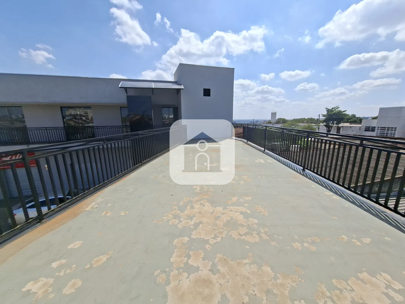 Alugar Comercial / Loja Condomínio em Uberlândia R$ 2.000,00 - Foto 6